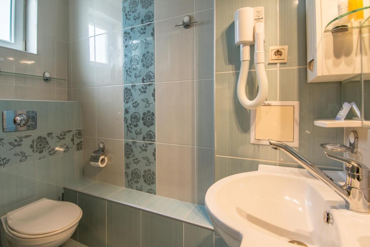 List Hotel 4*