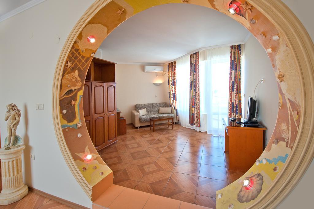 List Hotel 4*